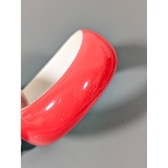 Vintage Asymmetrical Lucite Bangle Bracelet Pink White Bold Chunky 8" - Picture 4 of 7